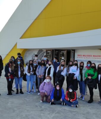 Visita de 4º al Centro Niemeyer: Tres Mujeres Magnum